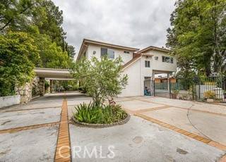 Encino, CA 91436,15813 High Knoll RD