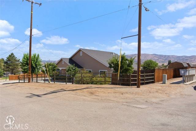 Tehachapi, CA 93561,22112 Gold ST