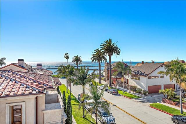 Corona Del Mar, CA 92625,212 Marguerite AVE