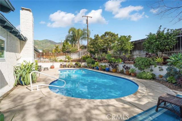 Highland, CA 92346,2323 Vanda LN