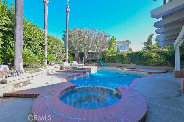 Laguna Hills, CA 92653,24622 Cresta CT