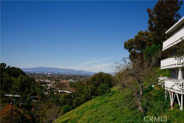 Studio City, CA 91604,3615 Sunswept DR