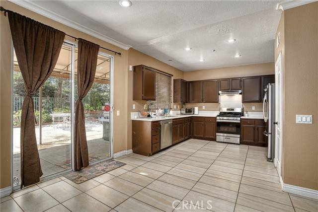 Sylmar, CA 91342,12135 Edgecliff AVE