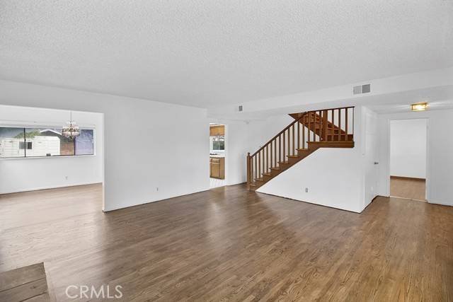 Chatsworth, CA 91311,9831 Oakdale AVE