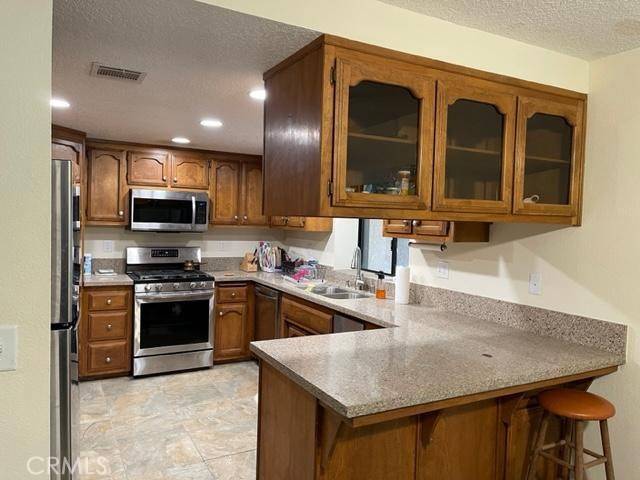 Oak Hills, CA 92344,10787 Woodcliff ST