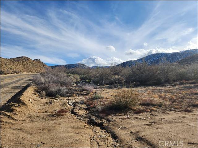 Pinon Hills, CA 92372,0 Green CT