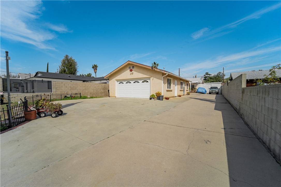 Sun Valley, CA 91352,10255 Strathern ST