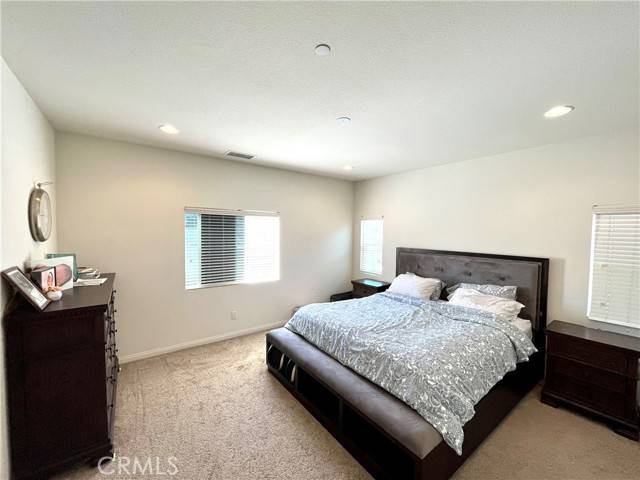 Newhall, CA 91321,22758 Walnut Park LN 9