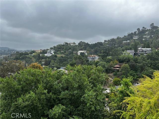 Los Angeles, CA 90068,7759 Skyhill DR