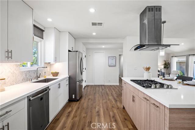 Northridge, CA 91325,17168 Devonshire ST