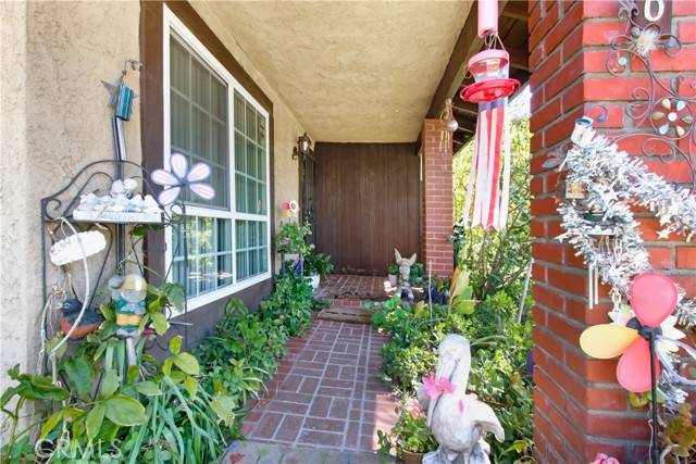 Sunland, CA 91040,10326 Farmington AVE