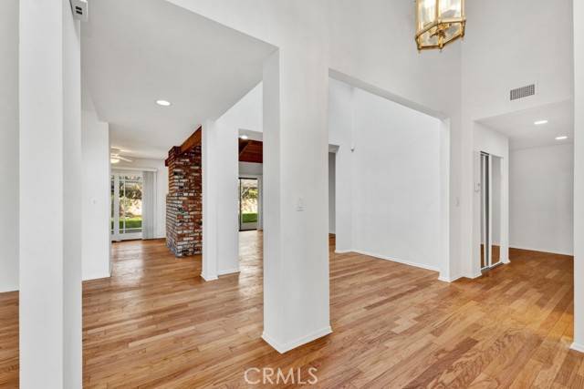 9201 Paso Robles AVE Northridge, CA 91325