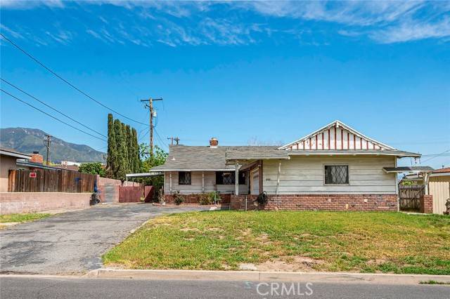 Highland, CA 92346,6745 Los Feliz DR