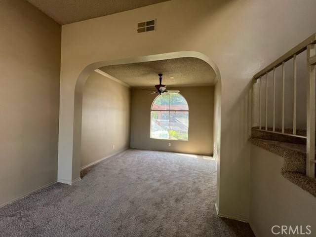 Saugus, CA 91350,20511 Caitlin LN