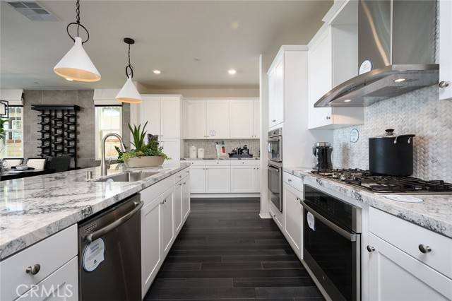 Ontario, CA 91761,3991 E Amigos Privado