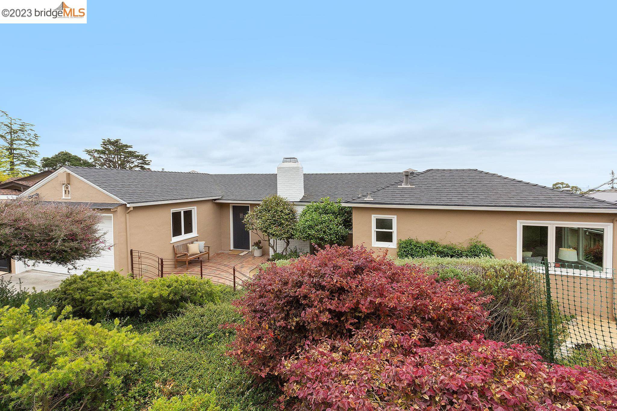 Oakland, CA 94611,2001 Asilomar Dr