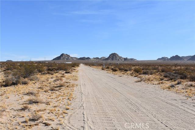 Lucerne Valley, CA 92356,1 Hobart Rd & Camp Rock