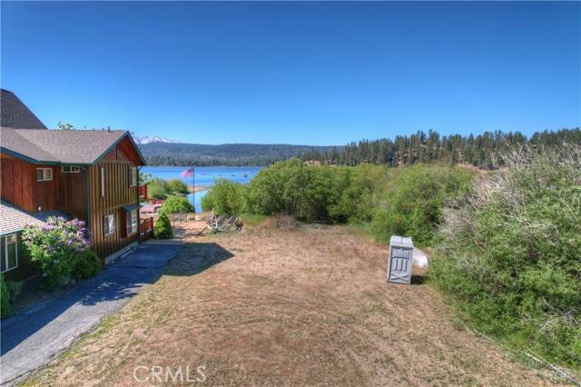 Fawnskin, CA 92333,39483 North Shore DR