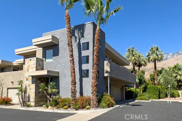 Palm Springs, CA 92264,940 E Palm Canyon DR 207