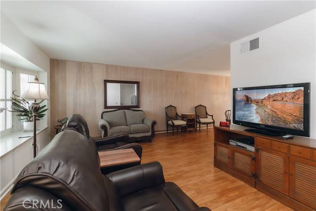 Chatsworth, CA 91311,20711 Lemarsh ST G