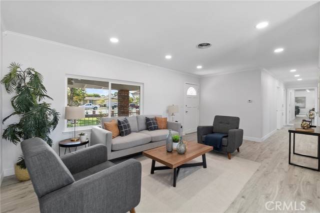 Stanton, CA 90680,10833 Ramblewood DR