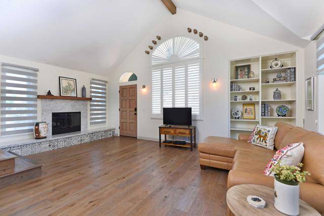 La Jolla, CA 92037,7126 La Jolla Blvd