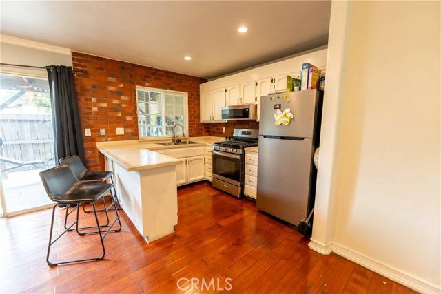 Paramount, CA 90723,8544 Century BLD C