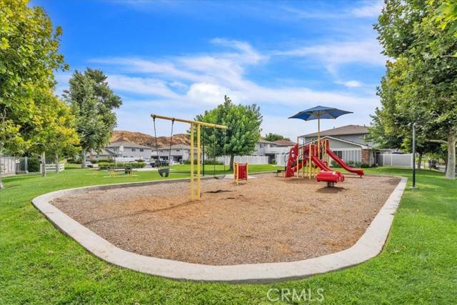 Saugus, CA 91350,28111 Robin AVE