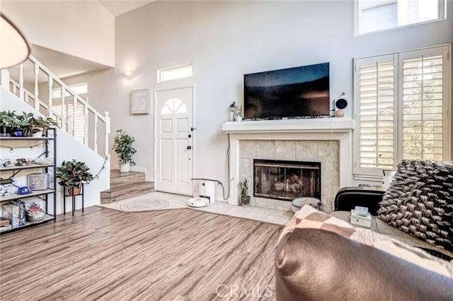 Chatsworth, CA 91311,22011 Hiawatha ST 8