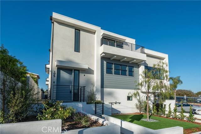 Manhattan Beach, CA 90266,1423 15th ST