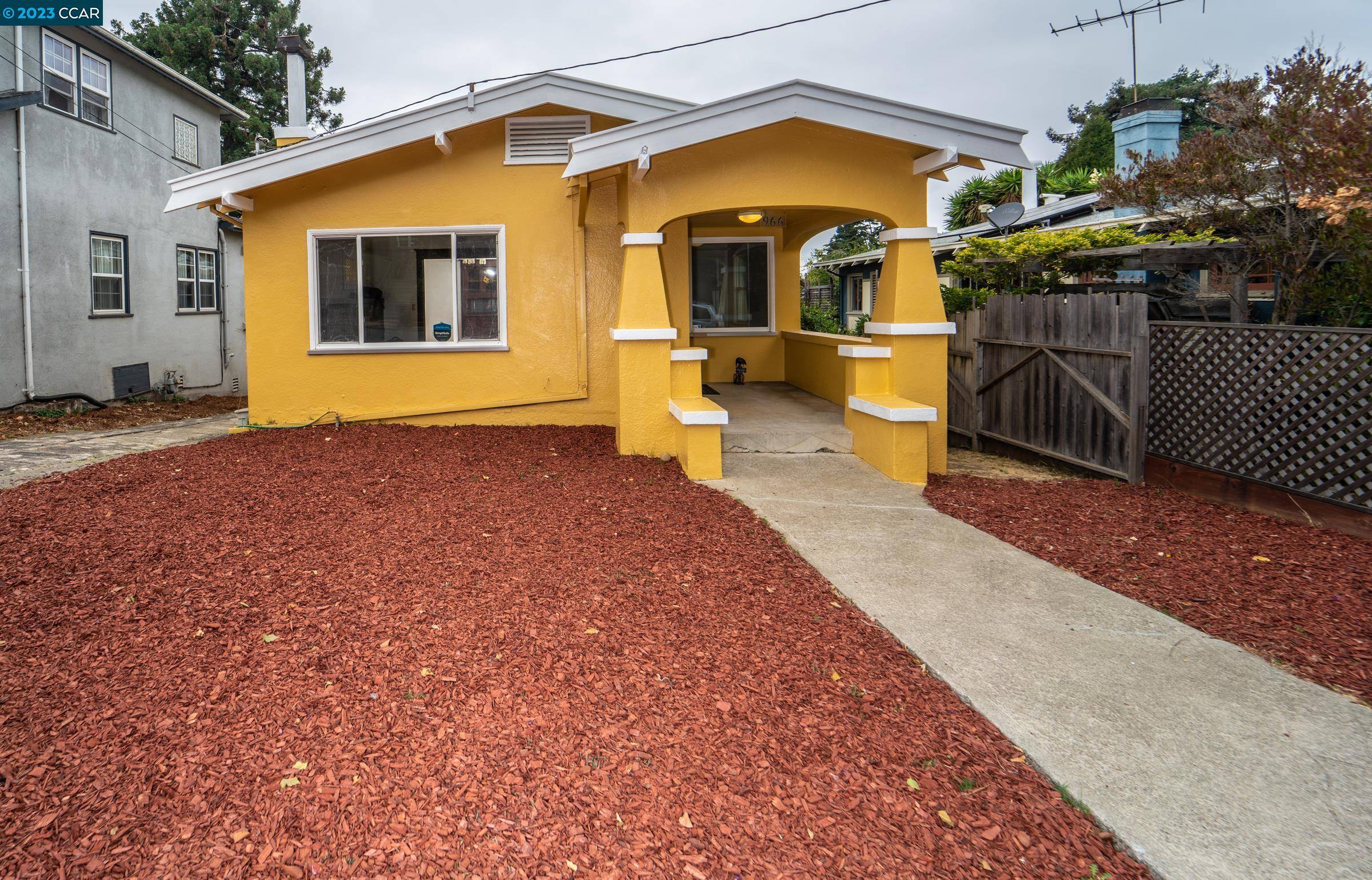 Albany, CA 94706,966 Neilson St