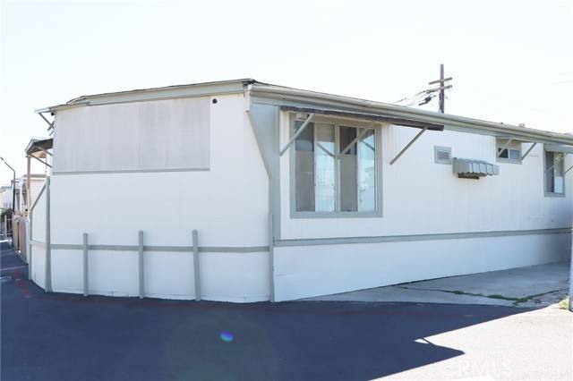 Paramount, CA 90723,6656 E Rosecrans C34