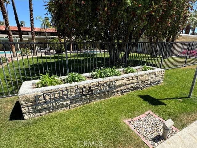 Palm Springs, CA 92262,290 S San Jacinto DR 2