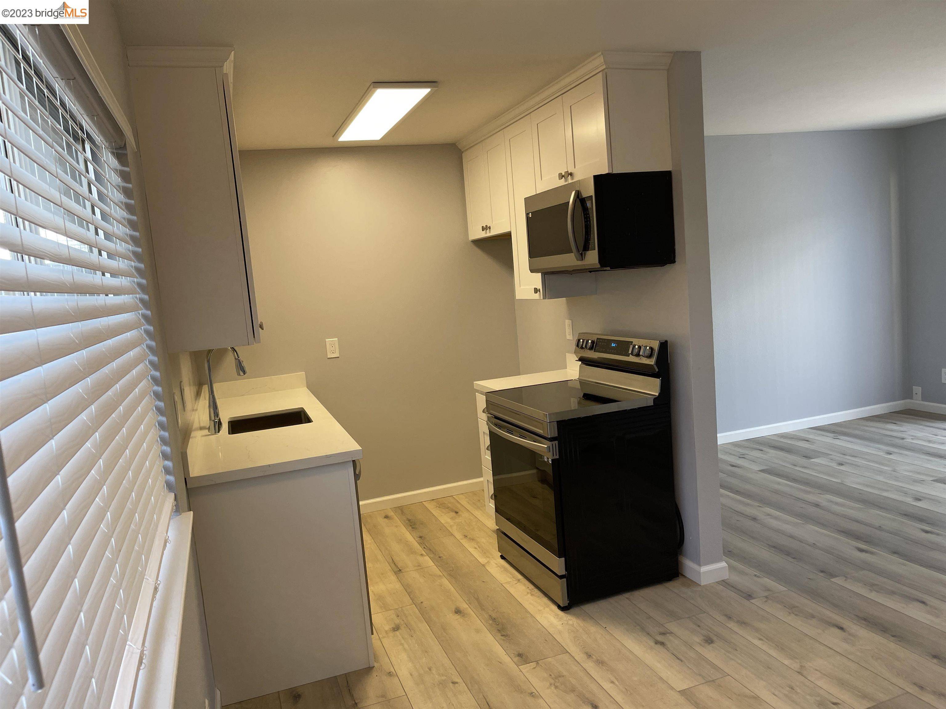 Oakland, CA 94610,10 Moss Ave 36