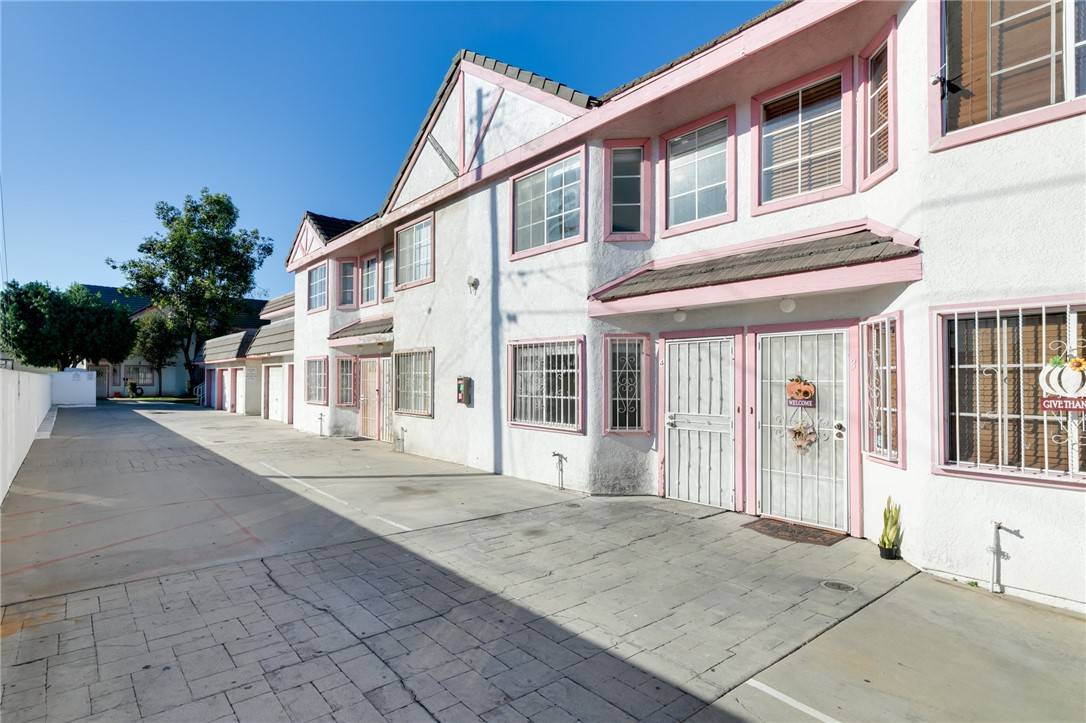 Paramount, CA 90723,7216 Richfield Street 4