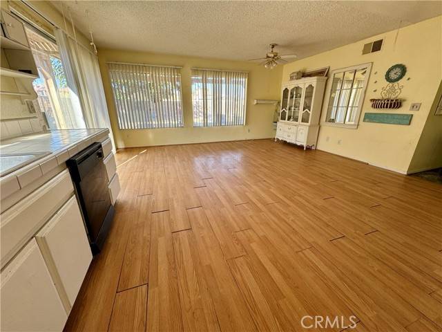 Helendale, CA 92342,27568 Silver LKS