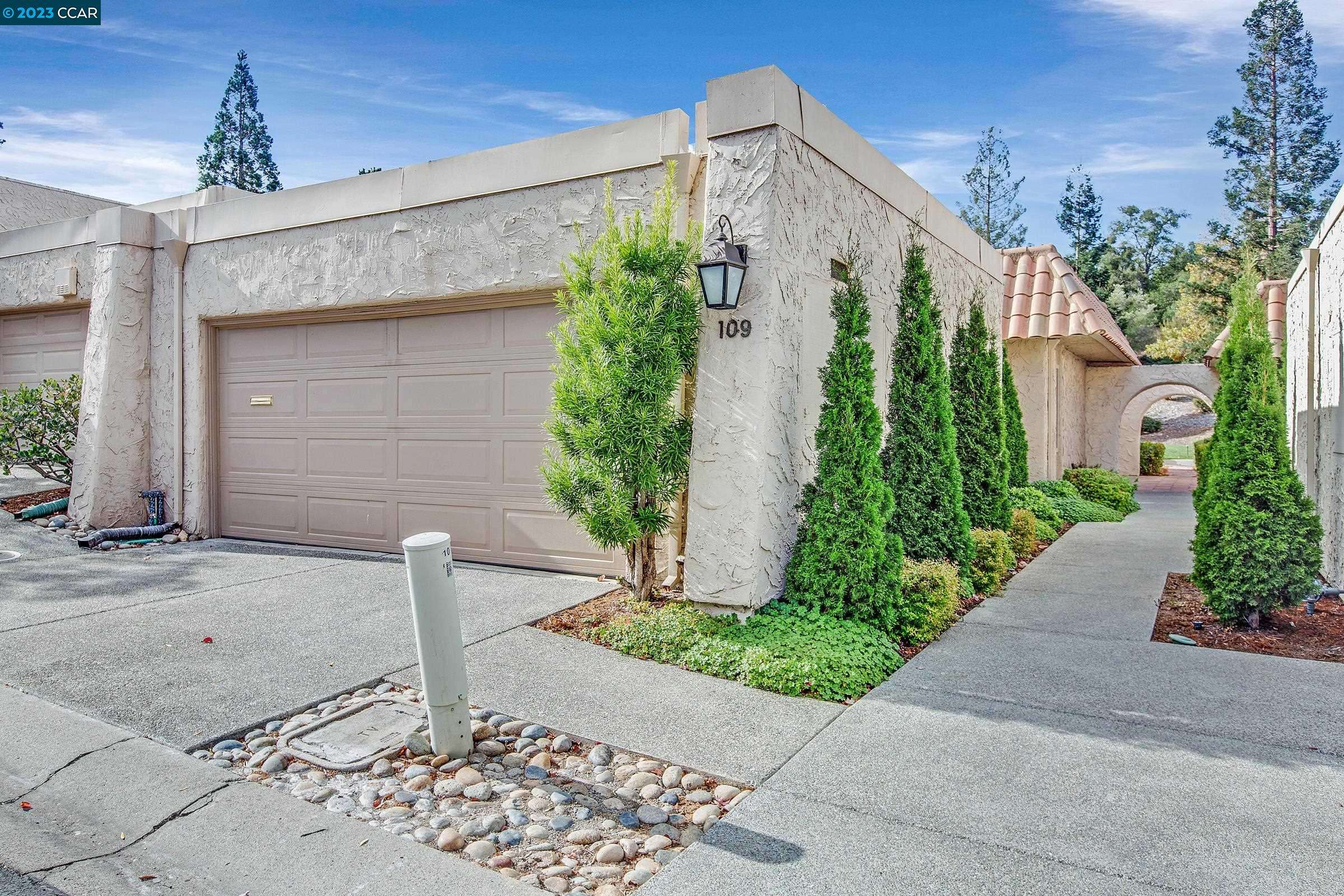 Los Gatos, CA 95032,109 Plazoleta