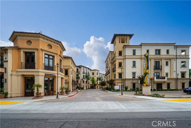 Calabasas, CA 91302,23500 Park Sorrento E32