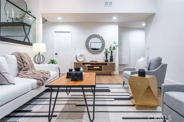 Marina Del Rey, CA 90292,4766 La Villa Marina F