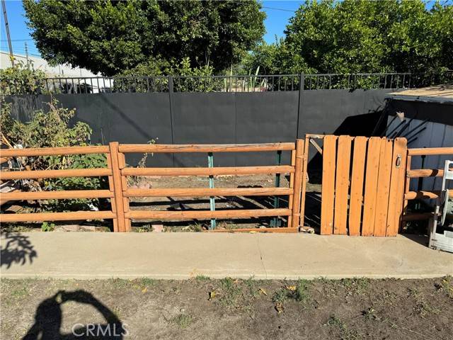 San Fernando, CA 91340,13111 Corcoran ST