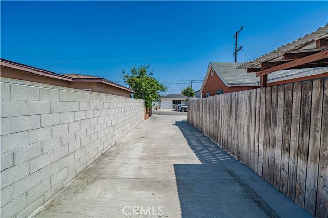 Lawndale, CA 90260,4534 W 167th ST