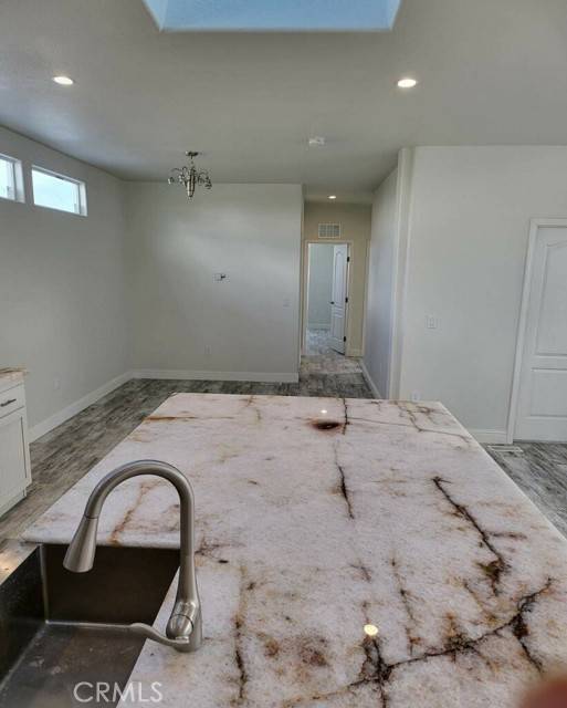 Northridge, CA 91324,20 Dover DR