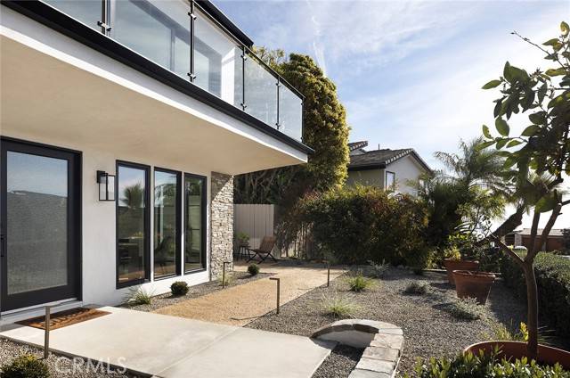 Laguna Beach, CA 92651,630 Loretta DR