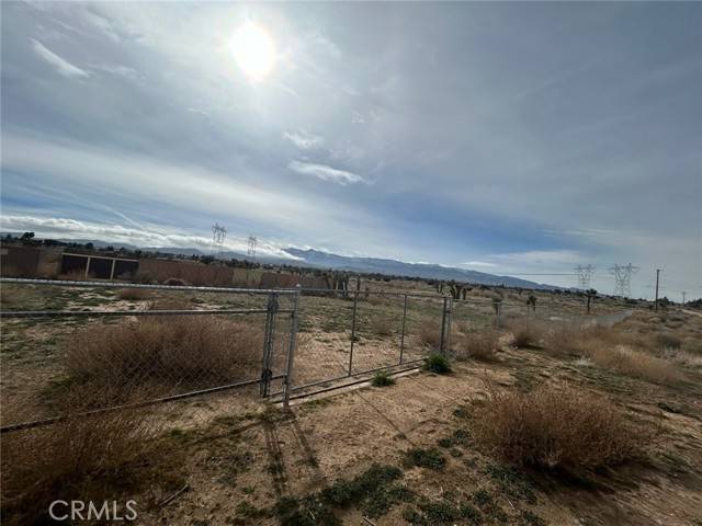 Phelan, CA 92371,10775 Eaby RD