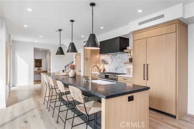 Newport Beach, CA 92663,1027 W Bay Ave B