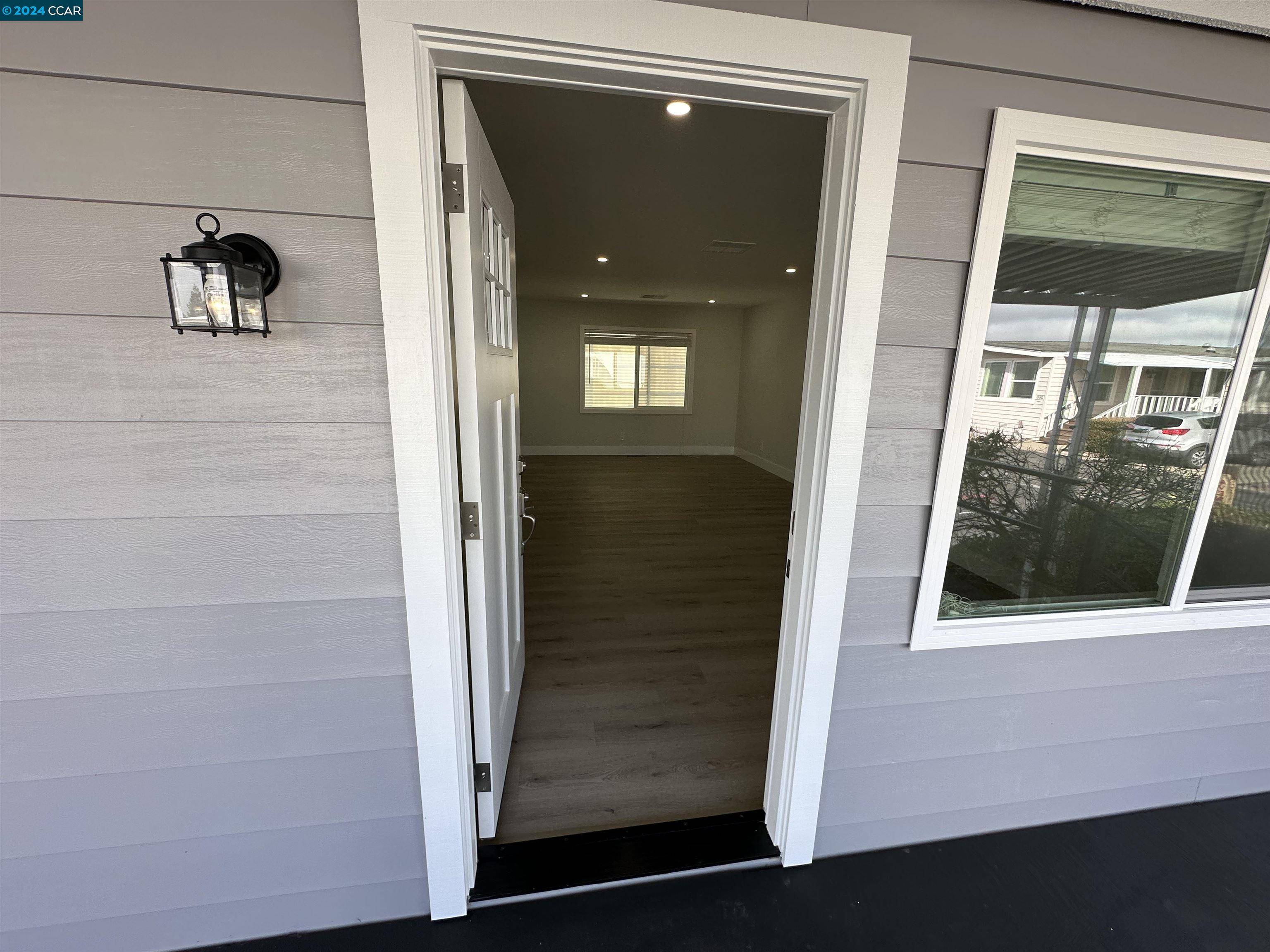 Pacheco, CA 94553,373 Avenida Flores 84