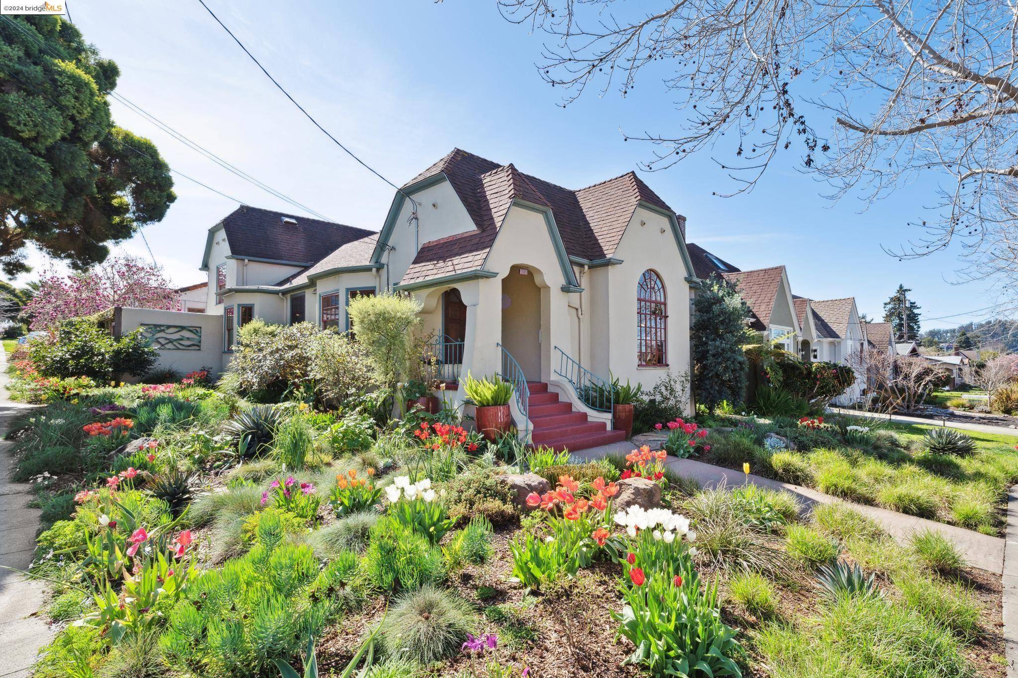 Albany, CA 94706,1458 Portland Ave