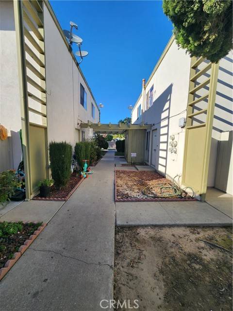 Santa Maria, CA 93454,207 E Orchard ST C