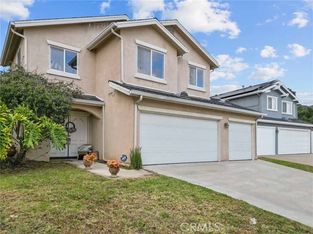 Sylmar, CA 91342,14004 Carol LN