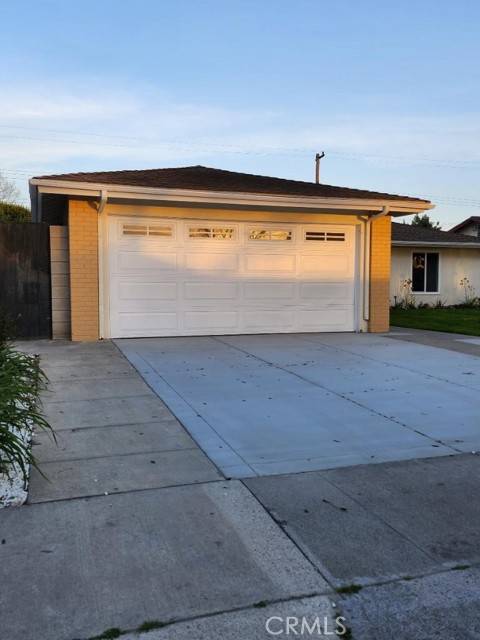 Santa Ana, CA 92704,1233 S Arapaho DR